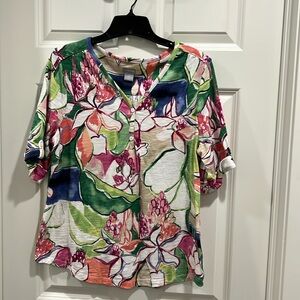 Chico’s women’s floral pattern T-shirt. Size 2 Chico’s